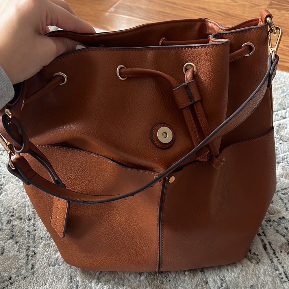Tan backpack - Picture 3 of 4